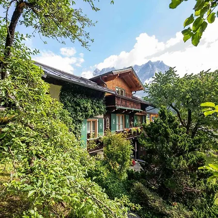 Alpenrelax Haus Weidmannsheil Wohnen Im Romantischen Forsthaus Daire Werfen